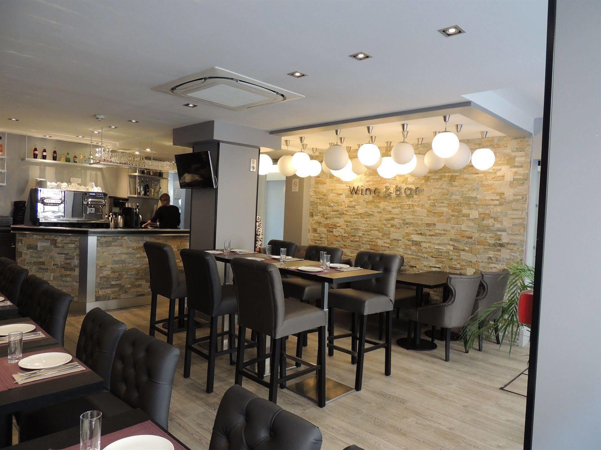 BIG BELL GRAND CAFE, The Hague - Menu, Prices & Restaurant Reviews -  Tripadvisor